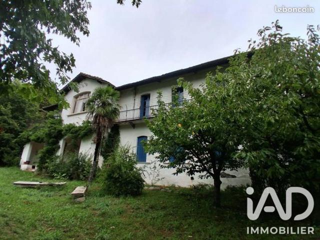 Maison 7 pièces 392 m²