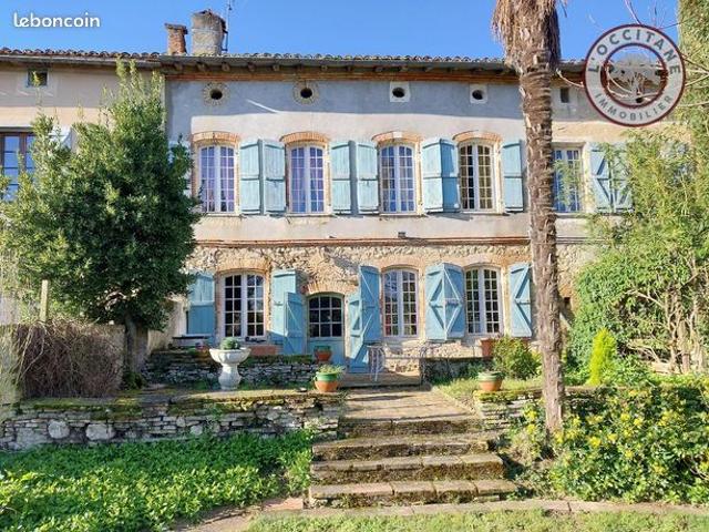 Maison 7 pièces 393 m²