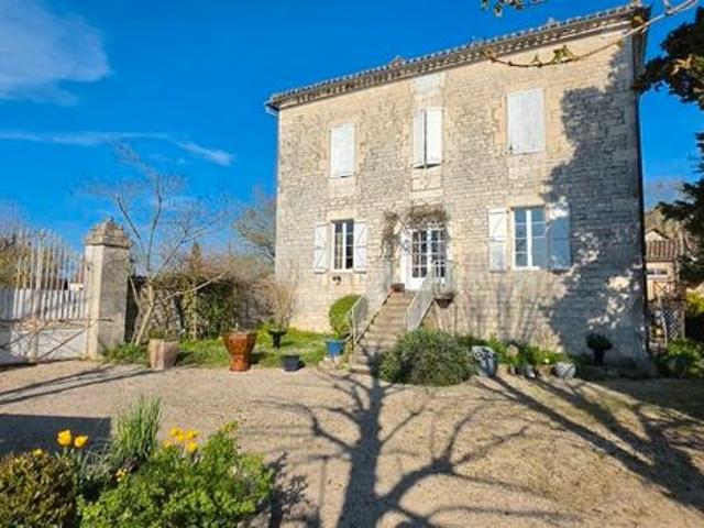 Maison 7 pièces 405 m²