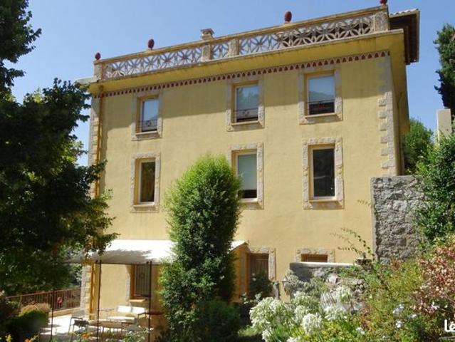 Maison 7 pièces 407 m²