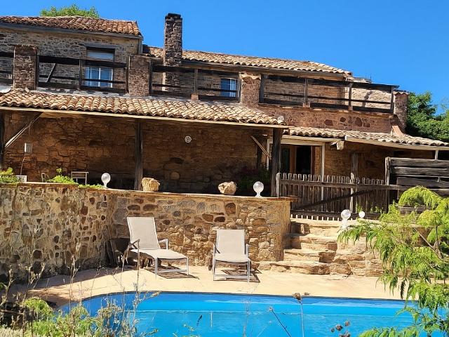 Maison 7 pièces 407 m²