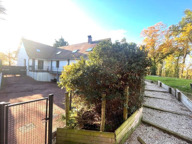 Maison 7 pièces 400 m²