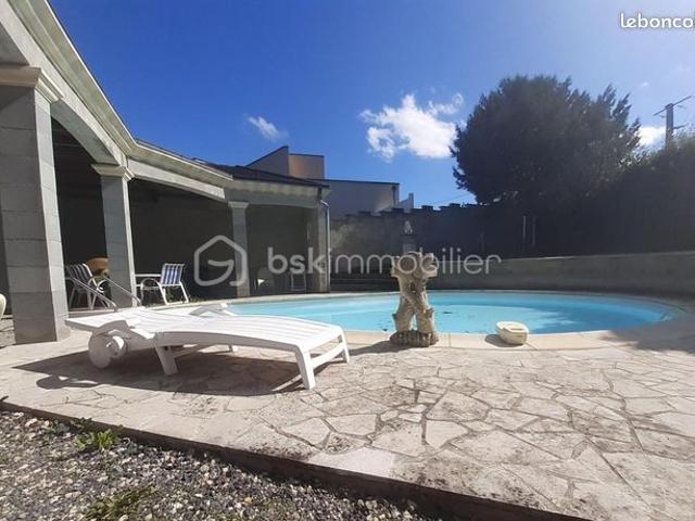 Maison 7 pièces 400 m²