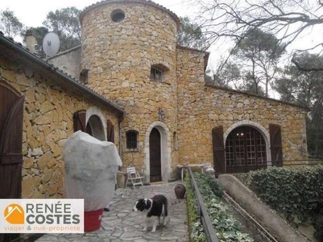 Maison 7 pièces 400 m²