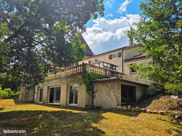 Maison 7 pièces 400 m²
