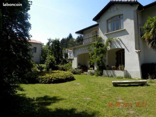 Maison 7 pièces 400 m²