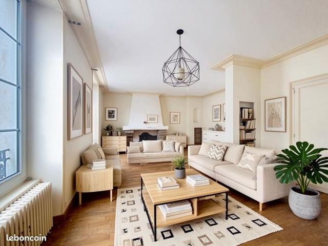 Maison 7 pièces 400 m²