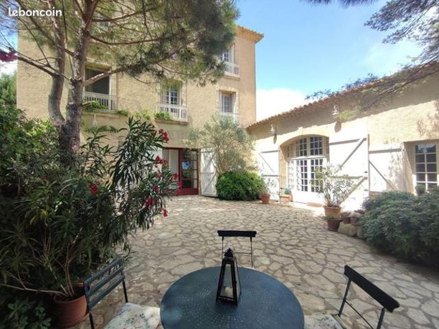 Maison 7 pièces 400 m²