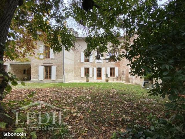 Maison 7 pièces 400 m²