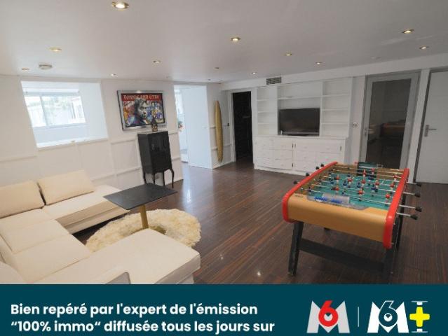 Maison 7 pièces 400 m²