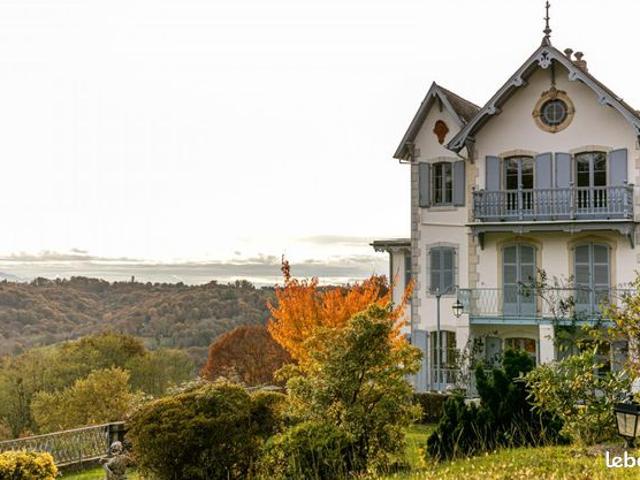 Maison 7 pièces 400 m²