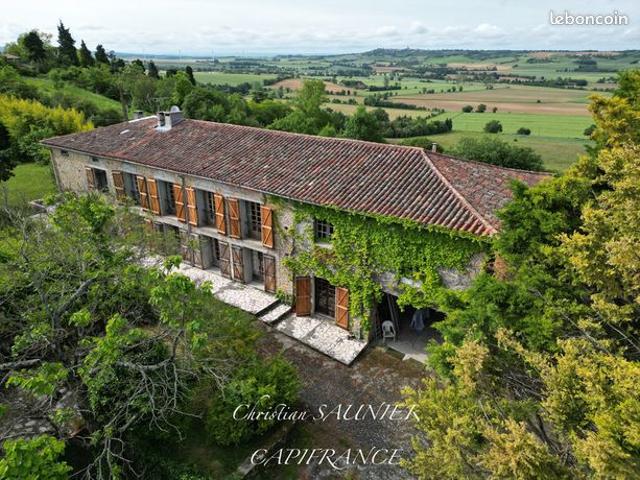 Maison 7 pièces 400 m²