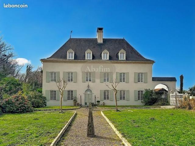 Maison 7 pièces 400 m²