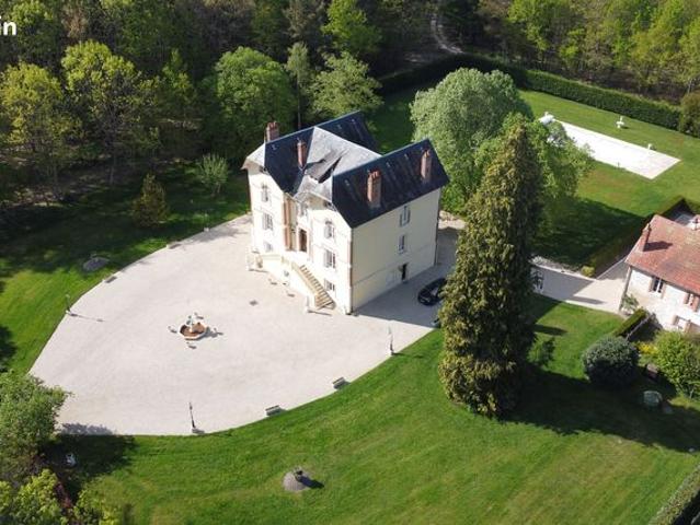 Maison 7 pièces 437 m²