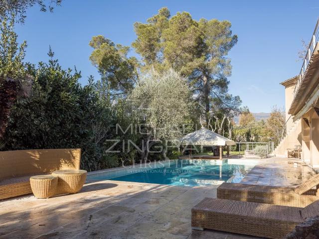 Maison 7 pièces 430 m²