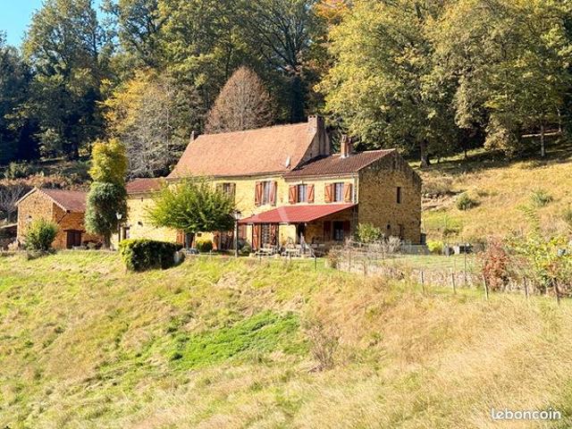 Maison 7 pièces 445 m²
