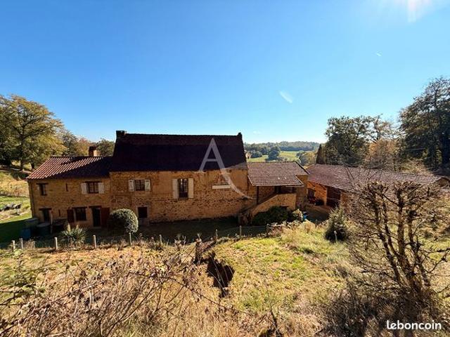 Maison 7 pièces 445 m²