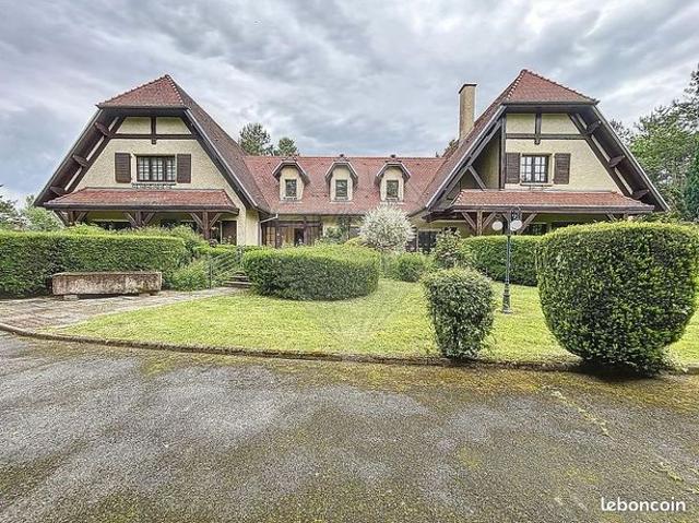Maison 7 pièces 455 m²