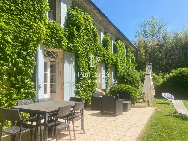 Maison 7 pièces 450 m²