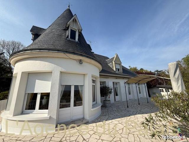 Maison 7 pièces 450 m²