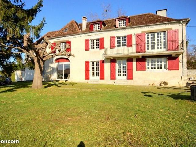 Maison 7 pièces 471 m²