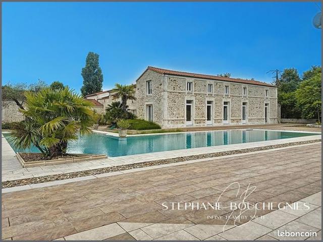 Maison 7 pièces 480 m²