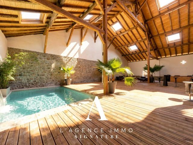 Maison 7 pièces 499 m²
