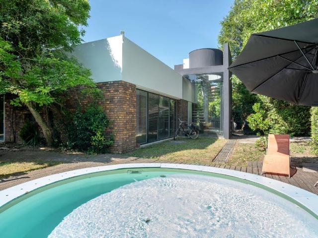 Maison 7 pièces 513 m²