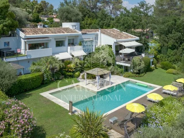 Maison 7 pièces 520 m²