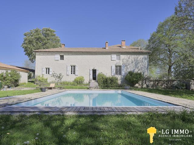 Maison 8 pièces 535 m²