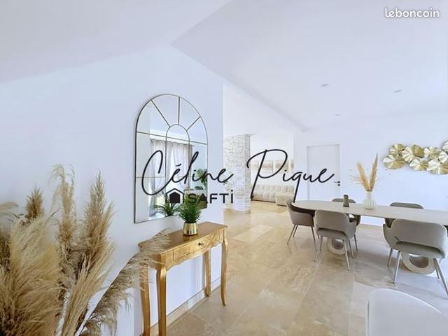 Maison 7 pièces 569 m²
