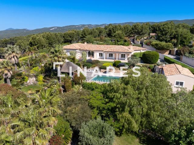 Maison 7 pièces 570 m²