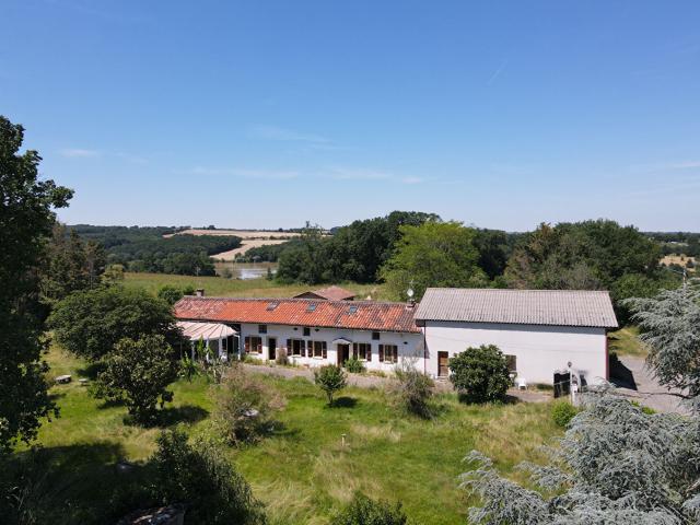 Maison 7 pièces 586 m²