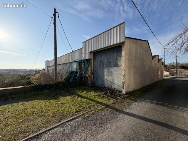 Maison 7 pièces 592 m²