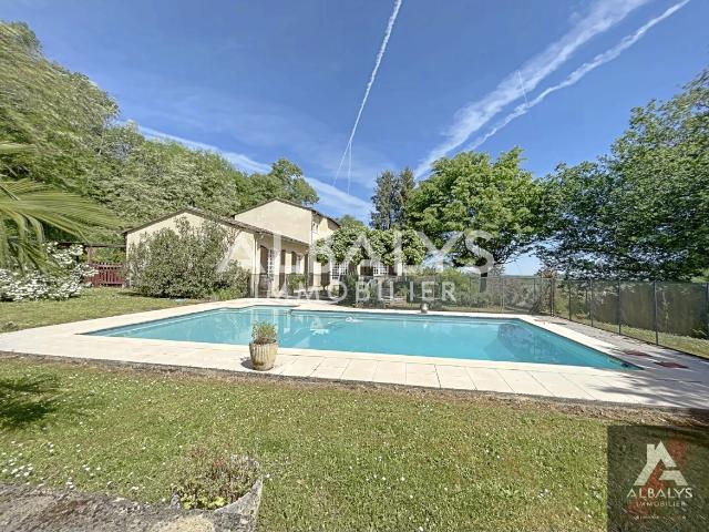 Maison 7 pièces 5 chambres 185 m2 jardin piscine