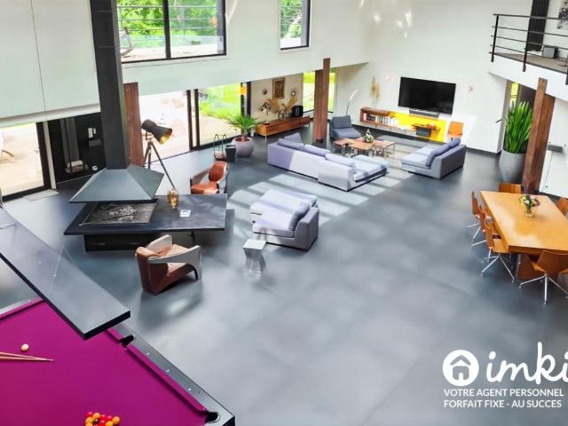 Maison 7 pièces 630 m²