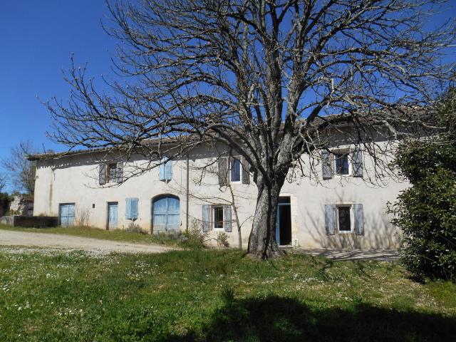 Maison 7 pièces 790 m²