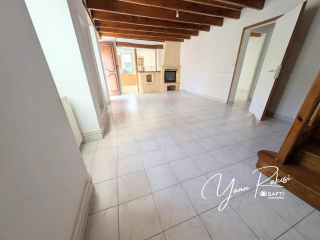 Maison 7 pièces, 93 m² à louer à Saint Jean d'Angély 17400