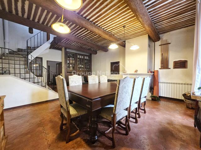 Maison 7 pièces à vendre à Eyguières 185m2