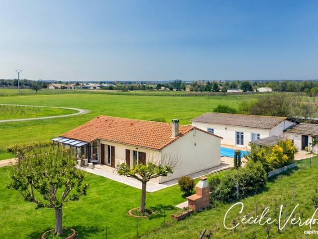 Maison 7 pièces avec piscine et dépendance à vendre à LAMONZIE SAINT MARTIN 24