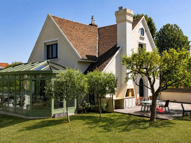 Maison 7 pièces avec piscine sur terrain de 1027 m2