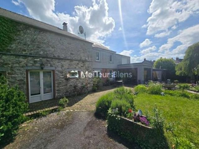 Maison 7 pièces de 287 m² à Étrœungt avec terrain de 2600 m² ou plus 2 ha et des dépendances pour 700 m²
