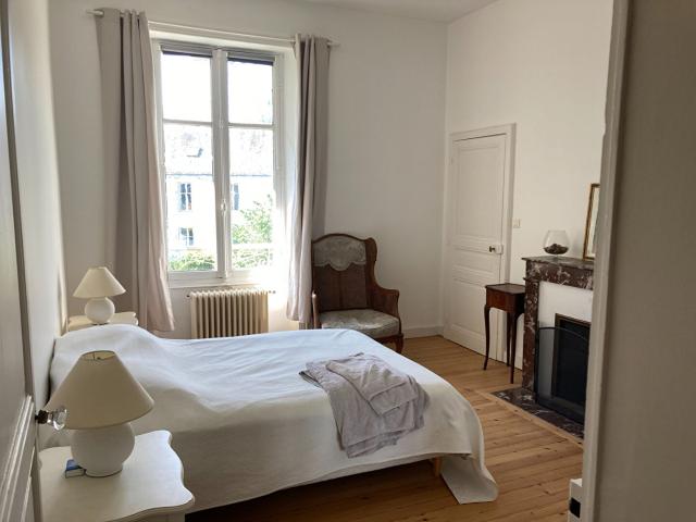 Maison 7 pièces Fontenay le Comte 197.00m² 1000€ à louer l'Adresse