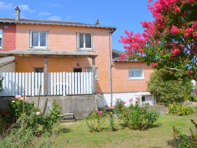 Maison 7 pièces – Freigné 44