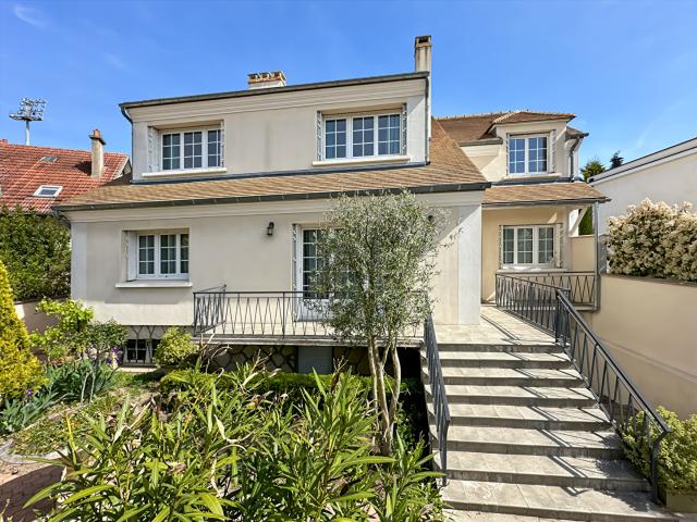 Maison 7 pièces Poissy 229.82m² 2900€ à louer