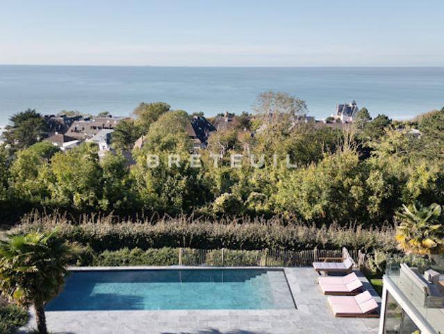 Maison avec piscine et jardin