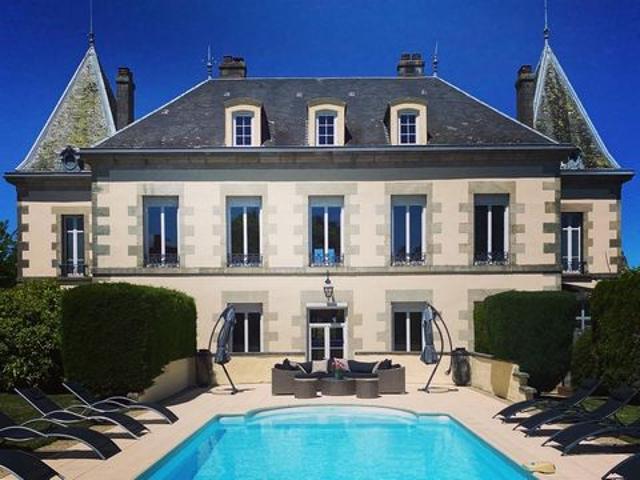 Maison 406 m2 chalus