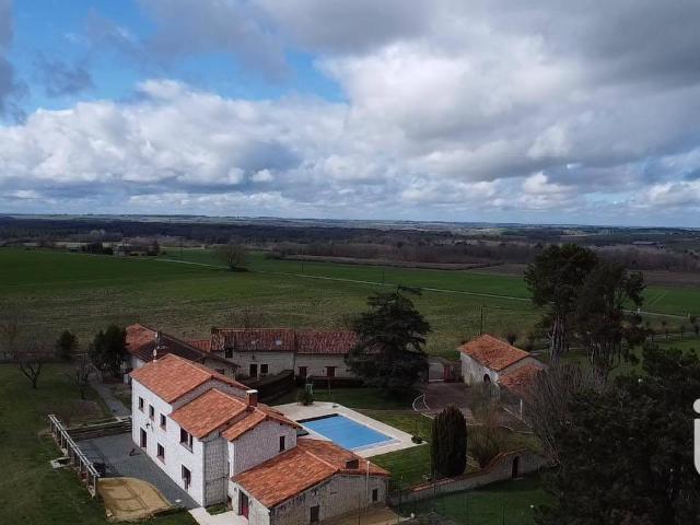 Maison 400 m2 Sérigny