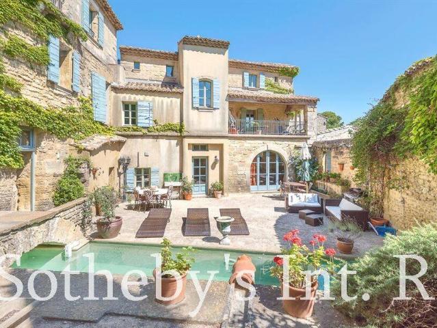 Maison 400 m2 Uzes