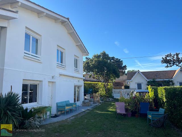 Maison avec jardin et terrasse